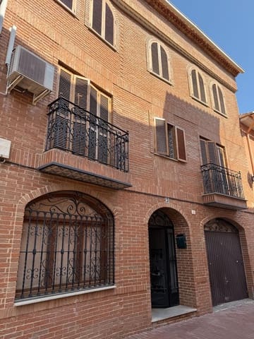4 makuuhuone Omakotitalo myytävänä paikassa Benipeixcar, Gandia - 260 000 € (Ref: 9108875)