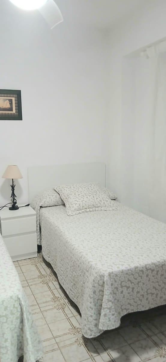 4 soveværelse Lejlighed til leje i Oliva - € 900 (Ref: 9220150)