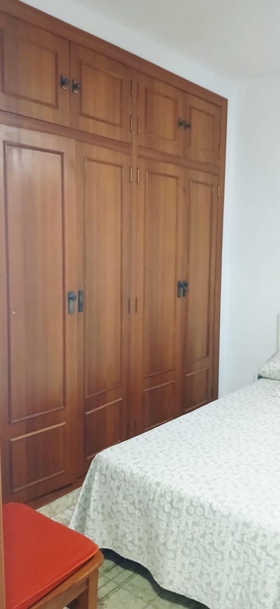 4 soveværelse Lejlighed til leje i Oliva - € 900 (Ref: 9220150)