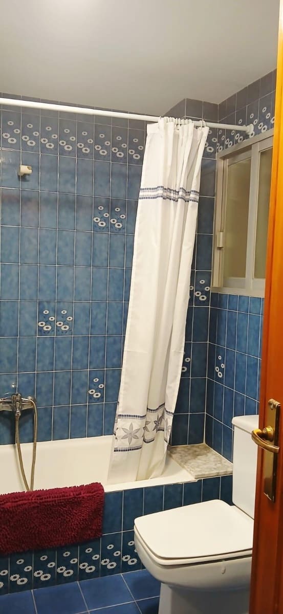 4 soveværelse Lejlighed til leje i Oliva - € 900 (Ref: 9220150)