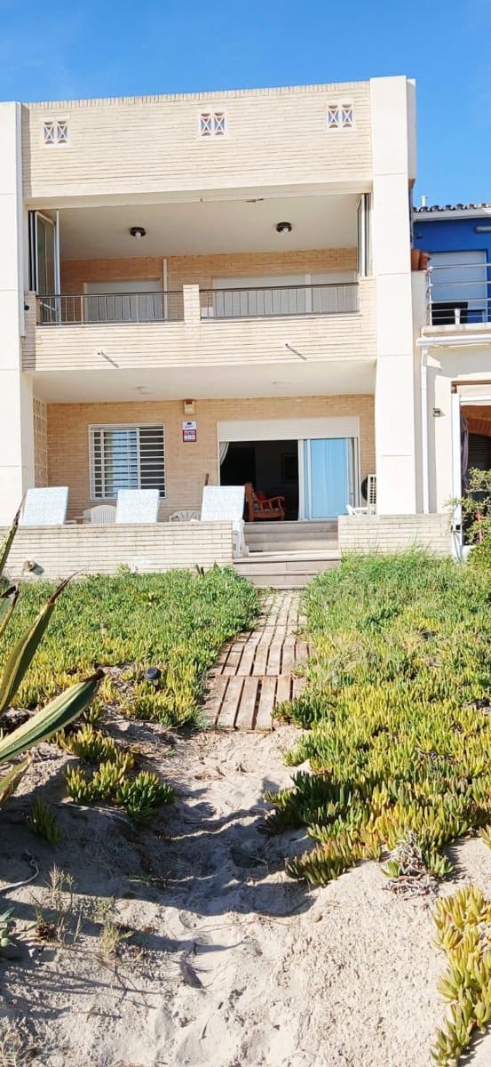 4 soveværelse Lejlighed til leje i Oliva - € 900 (Ref: 9220150)