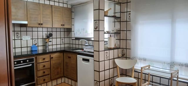 4 soveværelse Lejlighed til leje i Oliva - € 900 (Ref: 9220150)