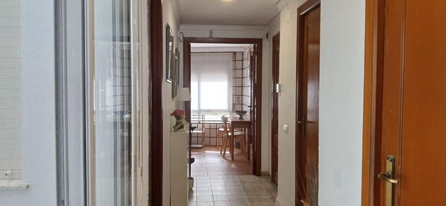 4 soveværelse Lejlighed til leje i Oliva - € 900 (Ref: 9220150)