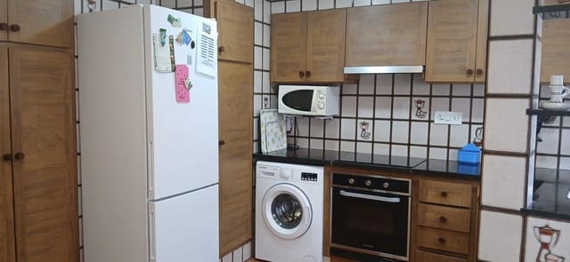 4 soveværelse Lejlighed til leje i Oliva - € 900 (Ref: 9220150)