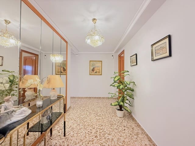 4 Zimmer Wohnung zu verkaufen in Gandia mit Garage - 180.000 € (Ref: 9228735)