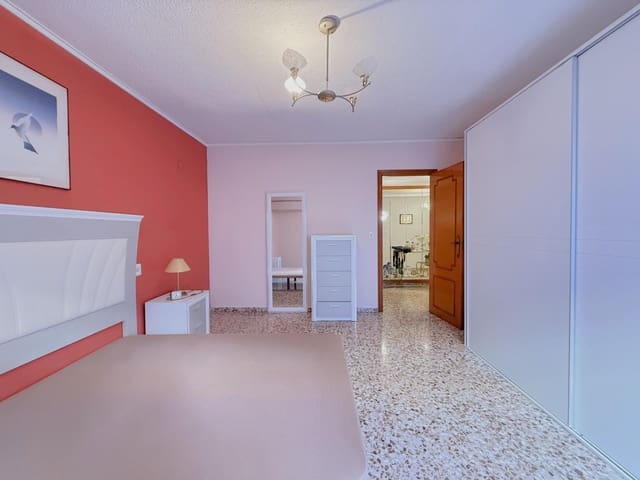 4 Zimmer Wohnung zu verkaufen in Gandia mit Garage - 180.000 € (Ref: 9228735)