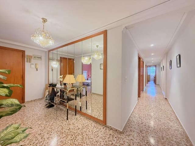 4 Zimmer Wohnung zu verkaufen in Gandia mit Garage - 180.000 € (Ref: 9228735)