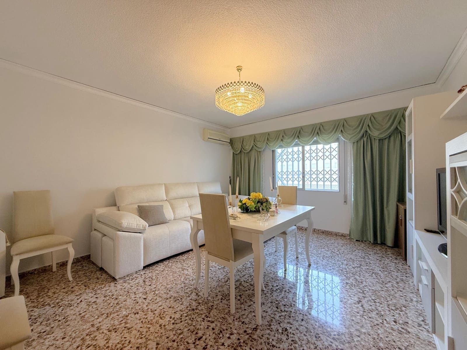 4 chambre Appartement à vendre à Gandia avec garage - 180 000 € (Ref: 9228735)