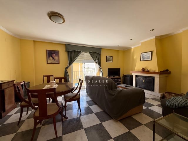 4 bedroom Townhouse for sale in Real de Gandía with garage - € 222,000 (Ref: 9243222)