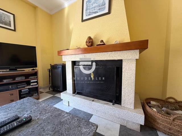 4 bedroom Townhouse for sale in Real de Gandía with garage - € 222,000 (Ref: 9243222)