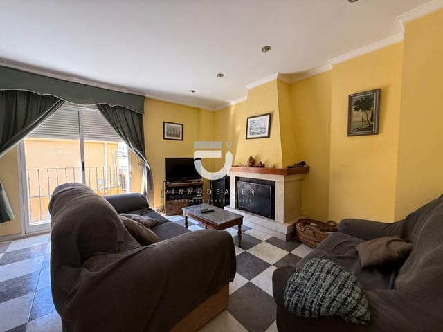 4 bedroom Townhouse for sale in Real de Gandía with garage - € 222,000 (Ref: 9243222)