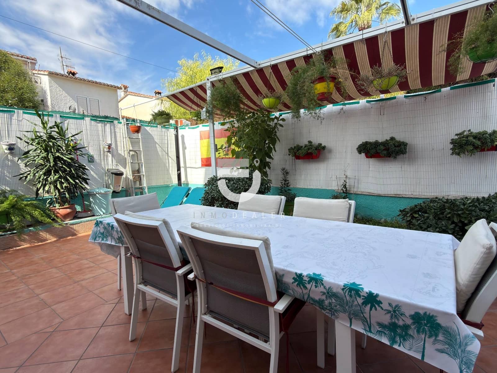 4 bedroom Terraced Villa for sale in Daimus with pool garage - € 350,000 (Ref: 9282375)