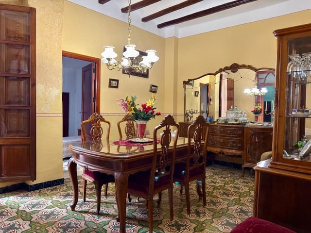 6 bedroom Townhouse for sale in Alqueria de la Comtessa - € 250,000 (Ref: 9285362)