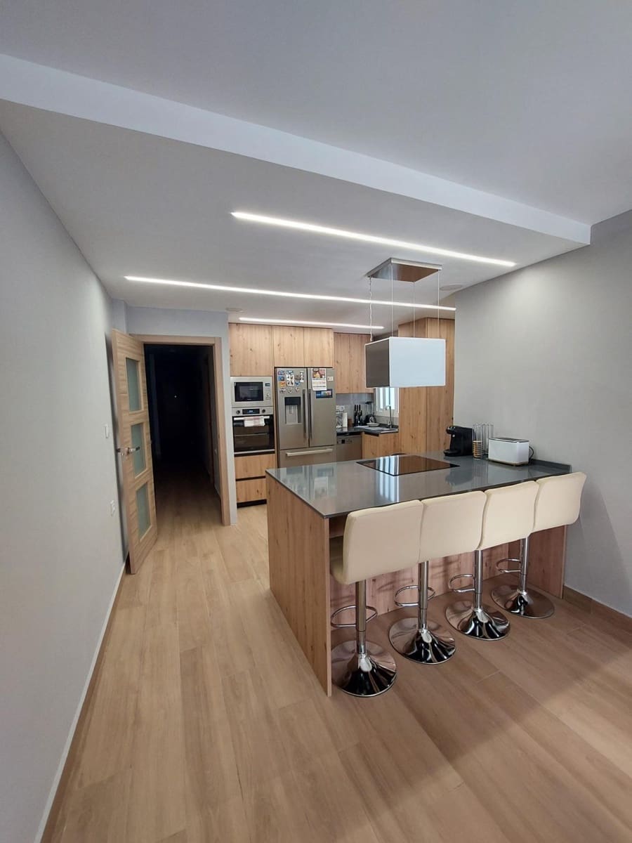 5 makuuhuone Asunto myytävänä paikassa Gandia - 186 000 € (Ref: 9335179)