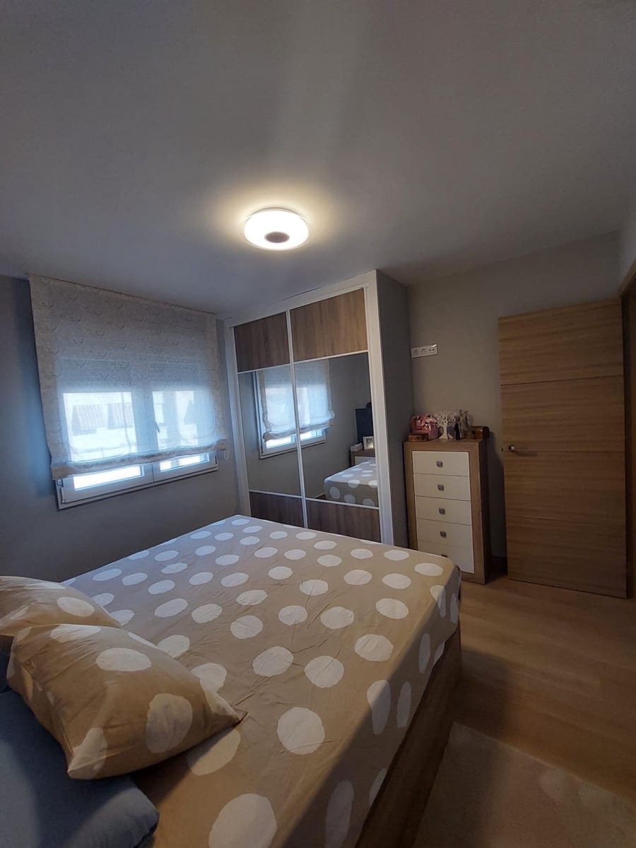 5 makuuhuone Asunto myytävänä paikassa Gandia - 186 000 € (Ref: 9335179)