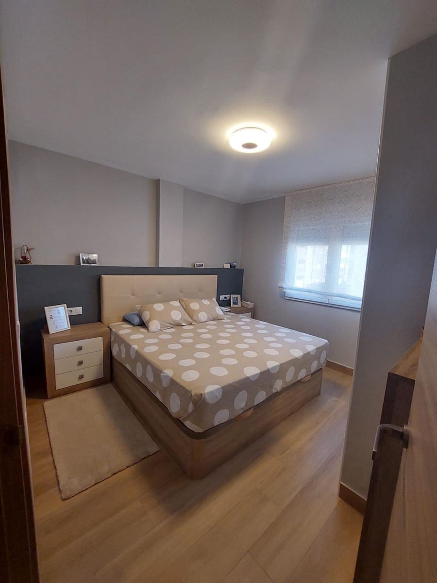 5 makuuhuone Asunto myytävänä paikassa Gandia - 186 000 € (Ref: 9335179)