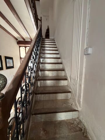 5 bedroom Townhouse for sale in Llocnou de Sant Jeroni - € 49,000 (Ref: 9383175)