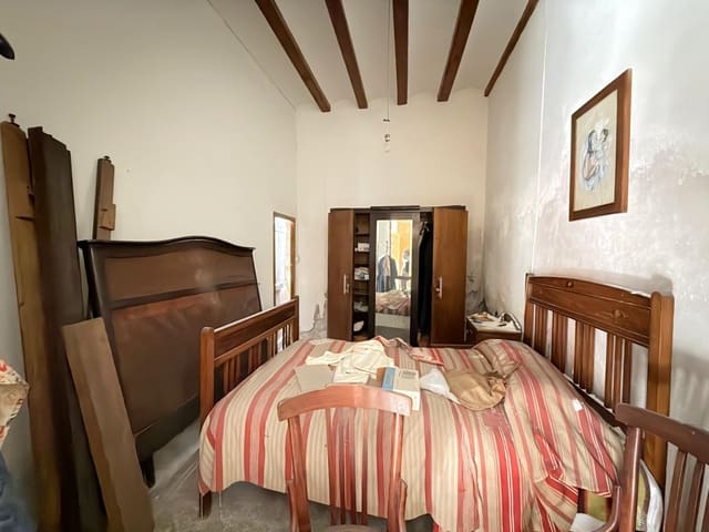 5 bedroom Townhouse for sale in Llocnou de Sant Jeroni - € 49,000 (Ref: 9383175)