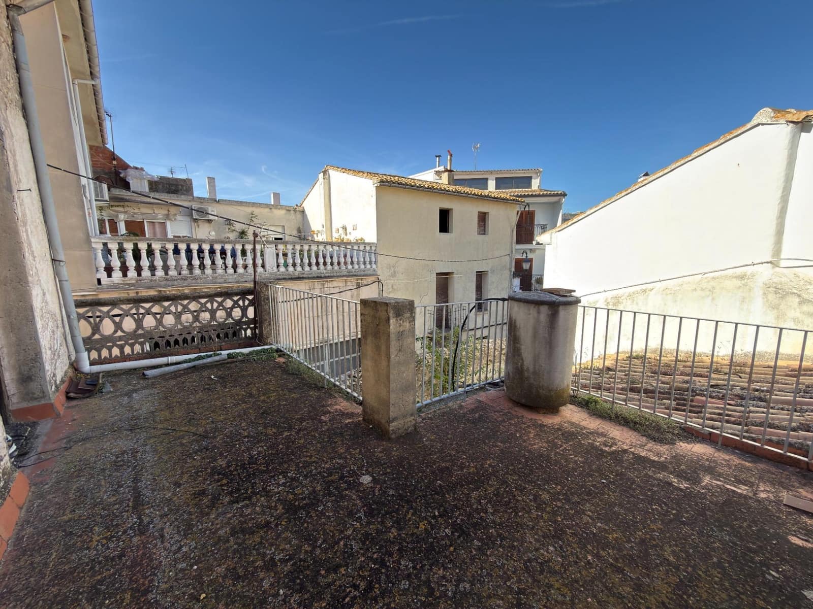 5 makuuhuone Omakotitalo myytävänä paikassa Llocnou de Sant Jeroni - 49 000 € (Ref: 9383175)