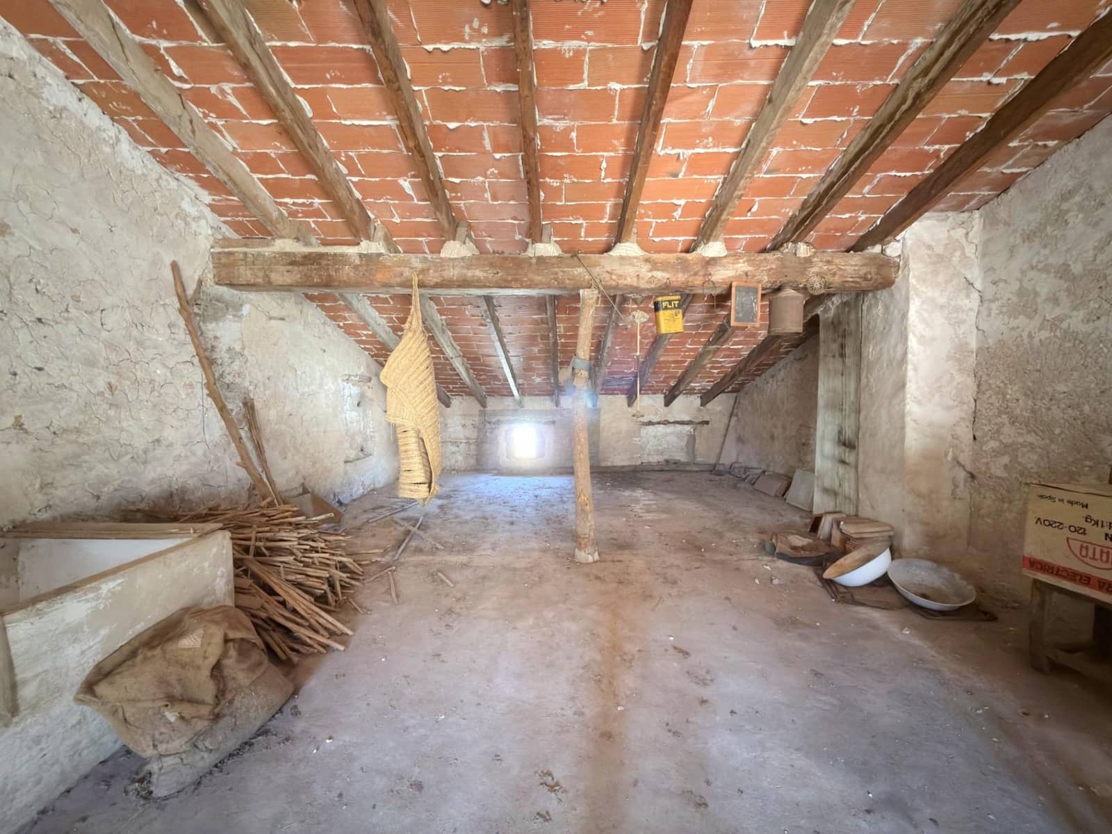 5 makuuhuone Omakotitalo myytävänä paikassa Llocnou de Sant Jeroni - 49 000 € (Ref: 9383175)