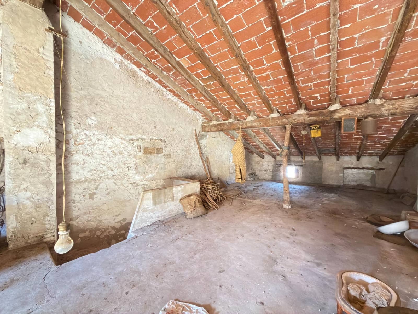 5 makuuhuone Omakotitalo myytävänä paikassa Llocnou de Sant Jeroni - 49 000 € (Ref: 9383175)