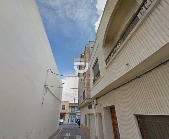 4 bedroom Townhouse for sale in Alberic - € 87,000 (Ref: 9388122)