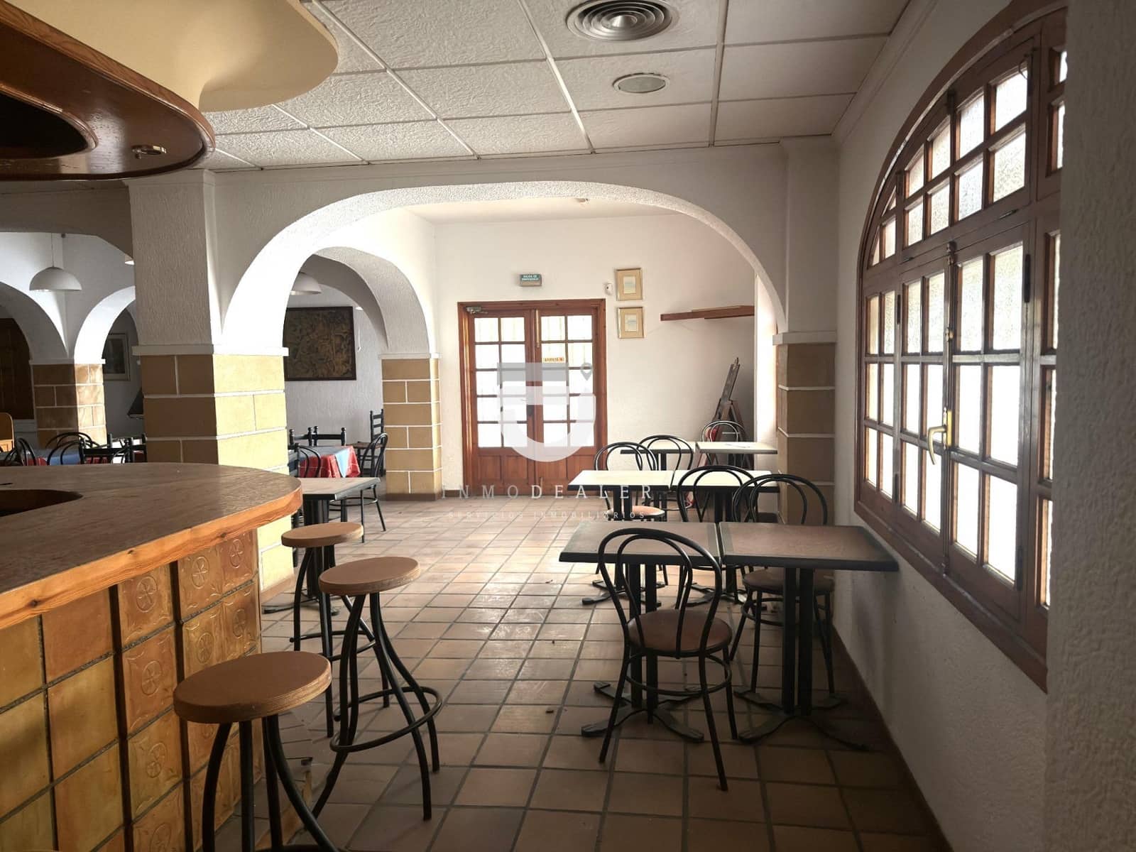 Commercial for sale in Gandia - € 120,000 (Ref: 9401598)