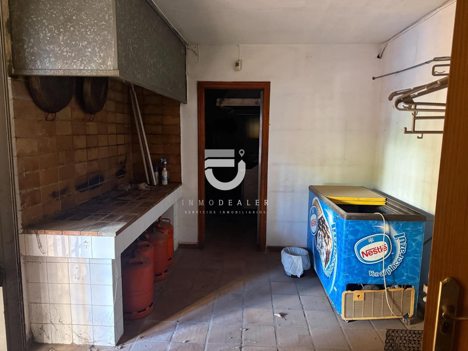 Commercial for sale in Gandia - € 120,000 (Ref: 9401598)