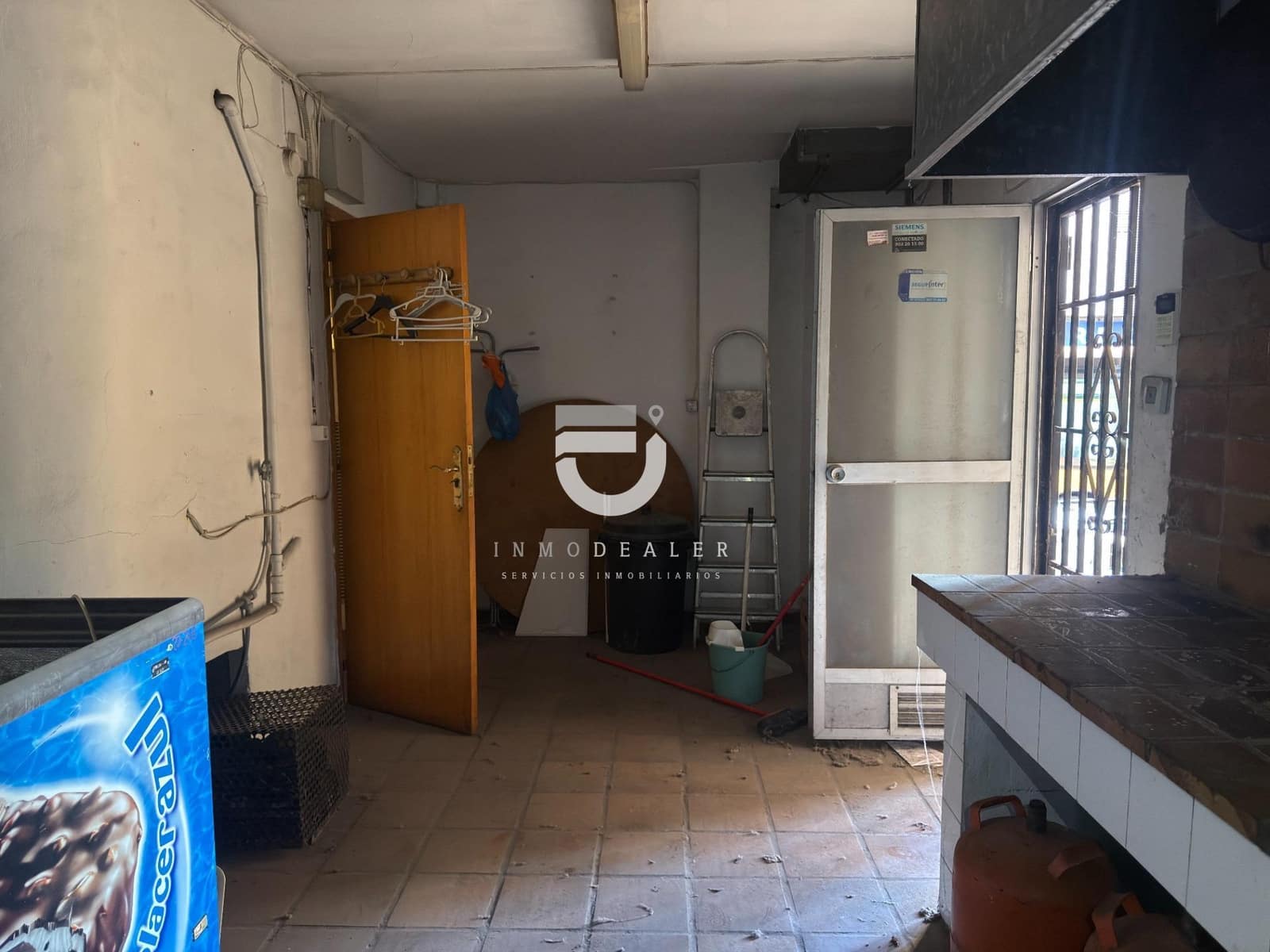 Commercial for sale in Gandia - € 120,000 (Ref: 9401598)