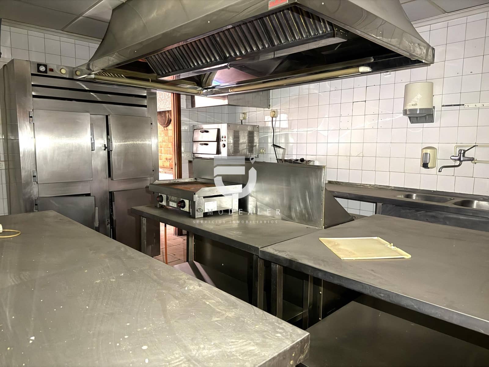 Commercial for sale in Gandia - € 120,000 (Ref: 9401598)