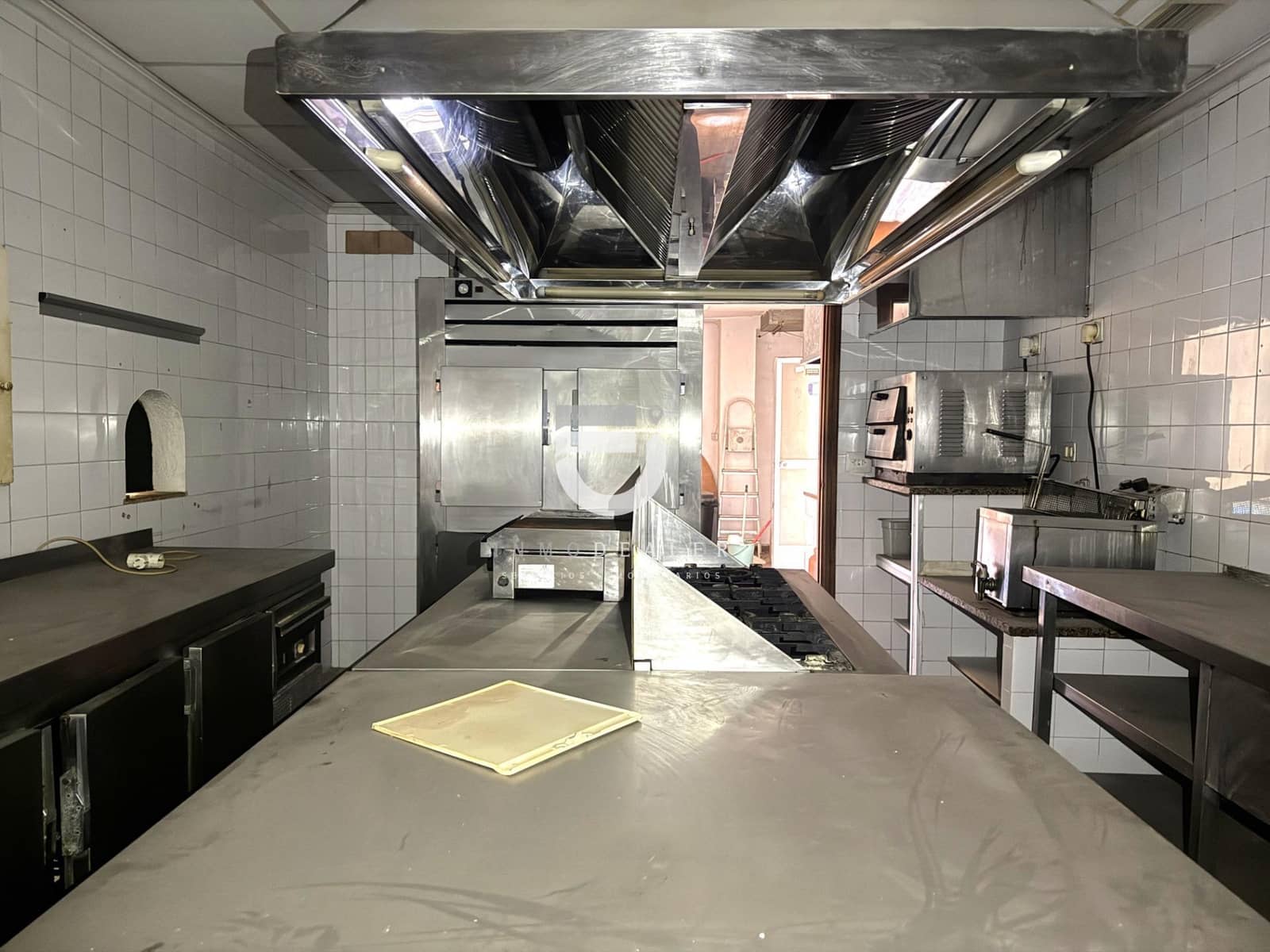 Commercial for sale in Gandia - € 120,000 (Ref: 9401598)