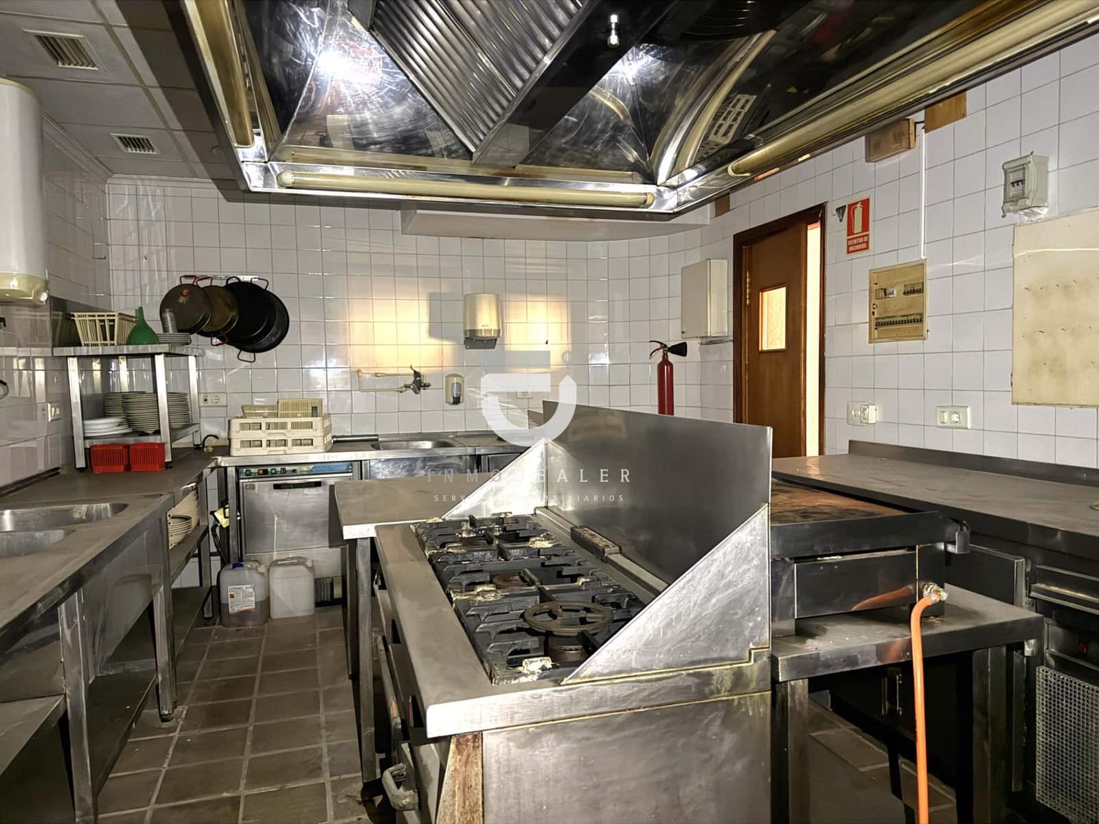 Commercial for sale in Gandia - € 120,000 (Ref: 9401598)