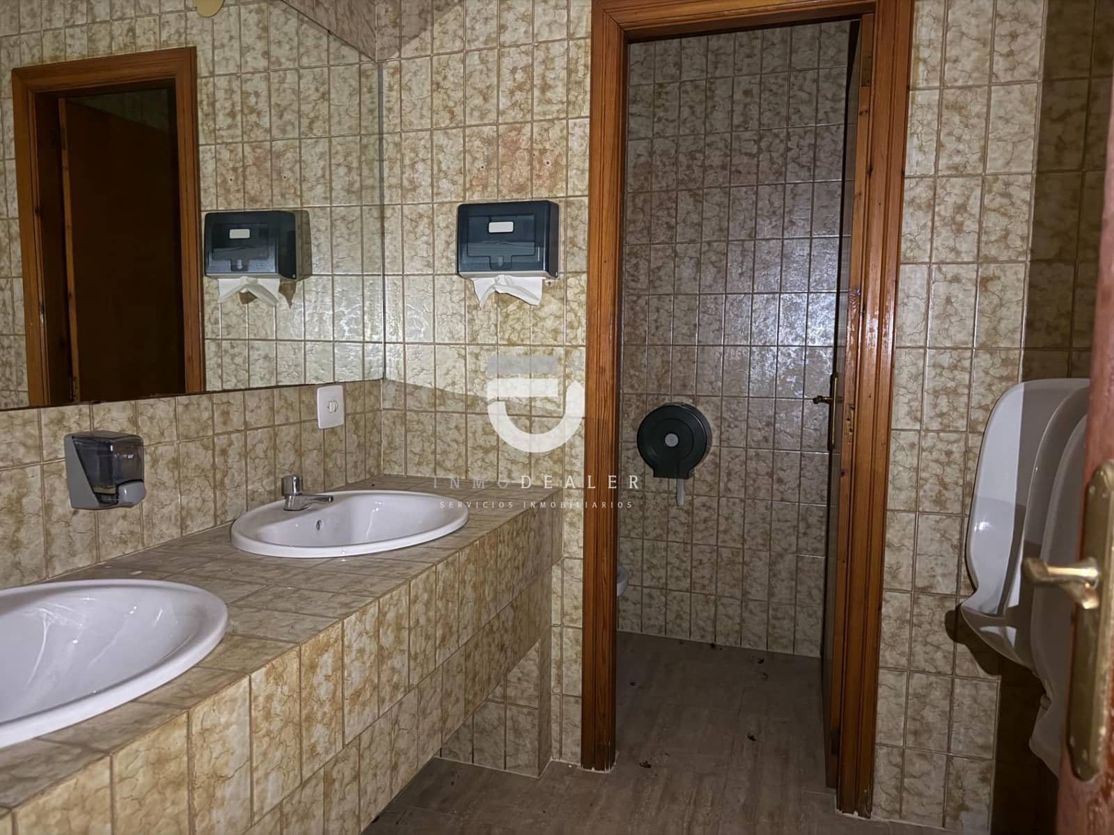 Commercial for sale in Gandia - € 120,000 (Ref: 9401598)