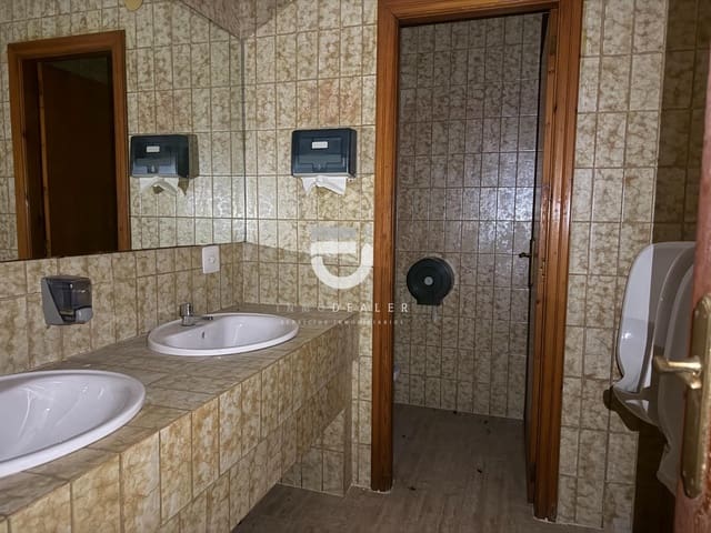 Commercial for sale in Gandia - € 120,000 (Ref: 9401598)