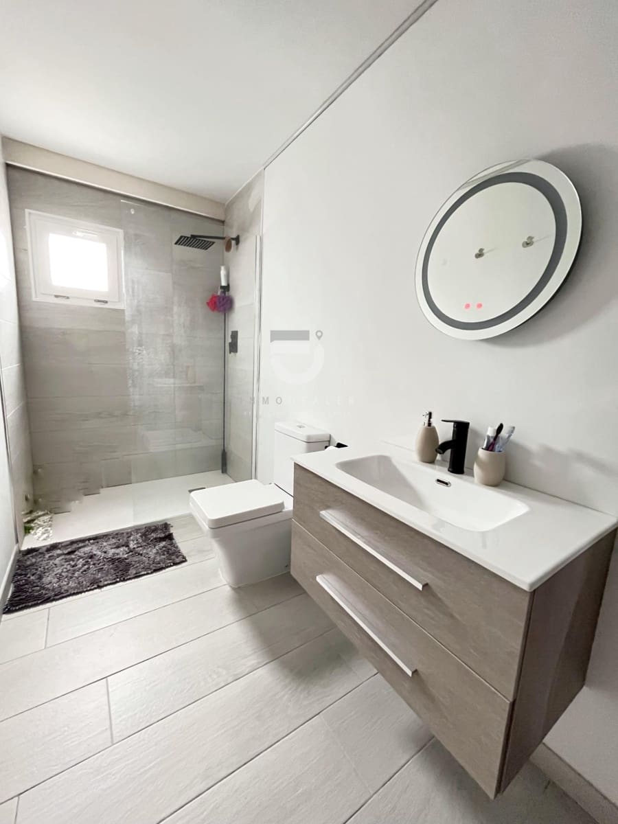 4 soveværelse Byhus til salg i Oliva med garage - € 210.000 (Ref: 9411187)