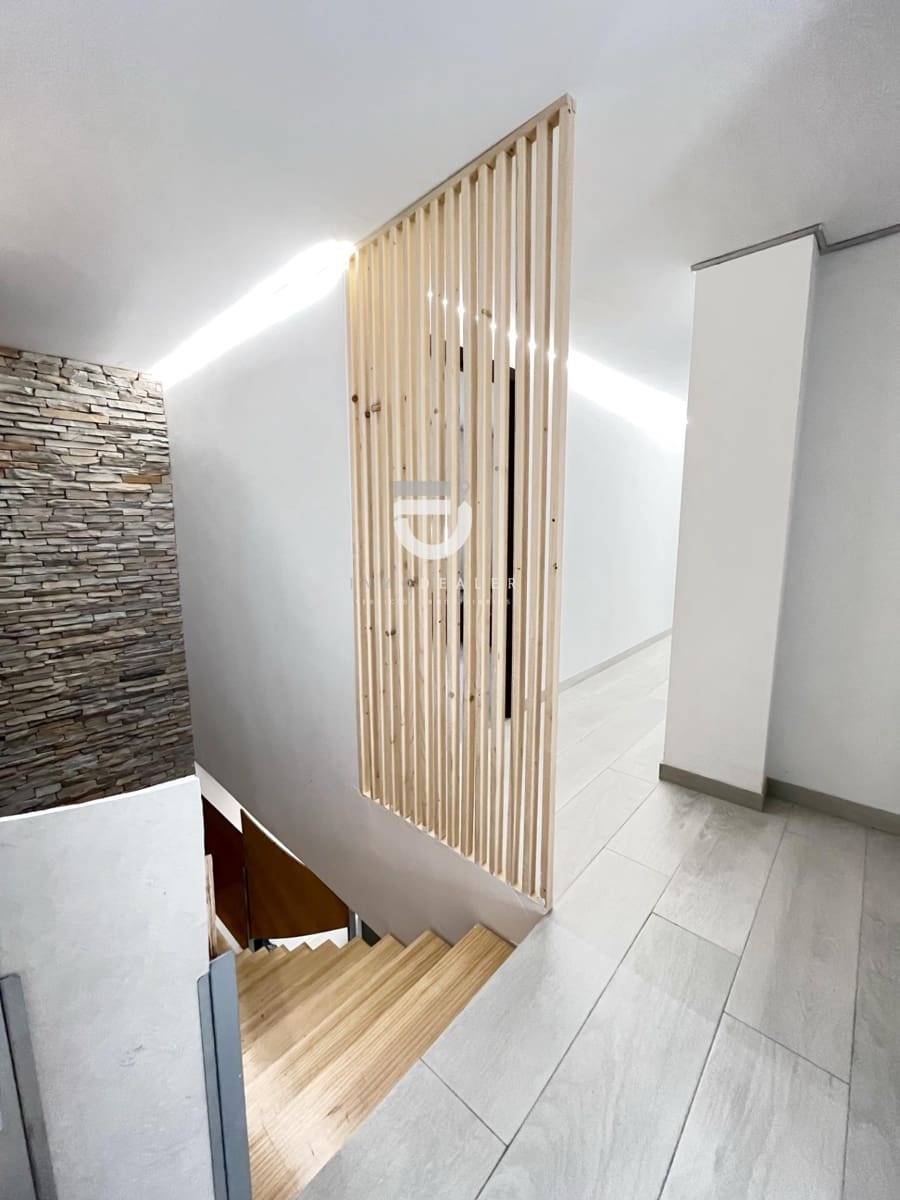 4 soveværelse Byhus til salg i Oliva med garage - € 210.000 (Ref: 9411187)