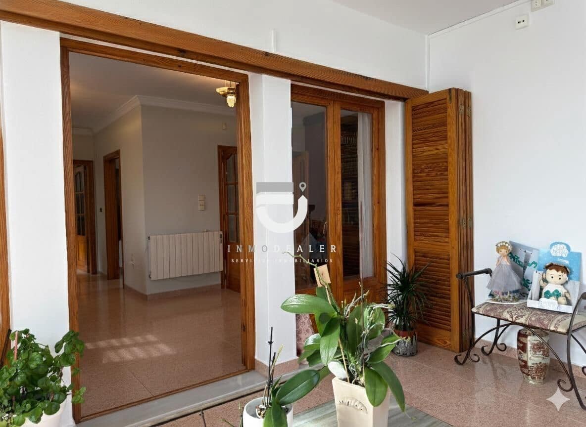 5 makuuhuone Huvila myytävänä paikassa Oliva mukana uima-altaan 
autotalli - 750 000 € (Ref: 9419936)