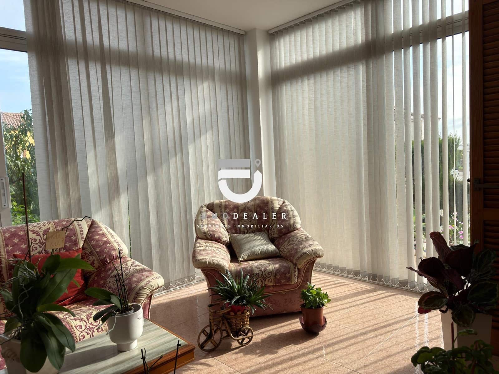 5 makuuhuone Huvila myytävänä paikassa Oliva mukana uima-altaan 
autotalli - 750 000 € (Ref: 9419936)