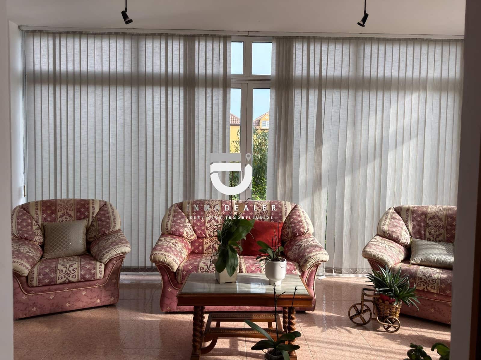 5 makuuhuone Huvila myytävänä paikassa Oliva mukana uima-altaan 
autotalli - 750 000 € (Ref: 9419936)