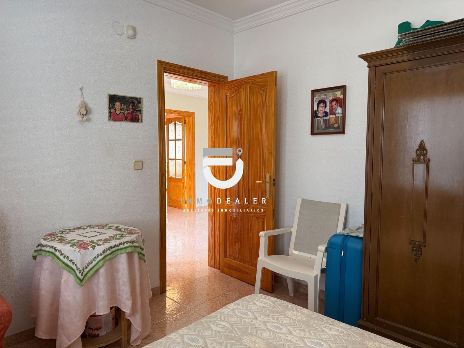 5 makuuhuone Huvila myytävänä paikassa Oliva mukana uima-altaan 
autotalli - 750 000 € (Ref: 9419936)