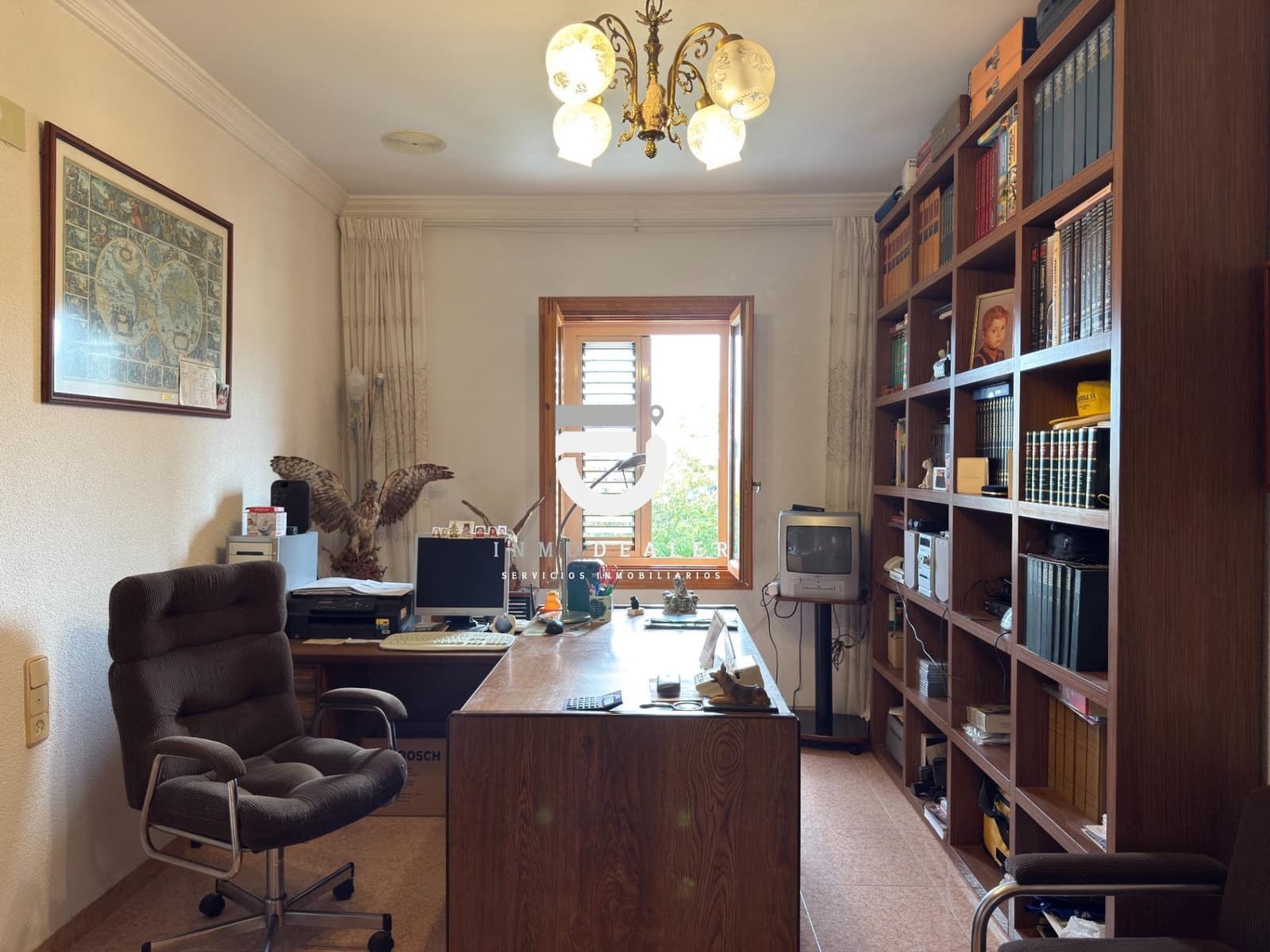 5 makuuhuone Huvila myytävänä paikassa Oliva mukana uima-altaan 
autotalli - 750 000 € (Ref: 9419936)