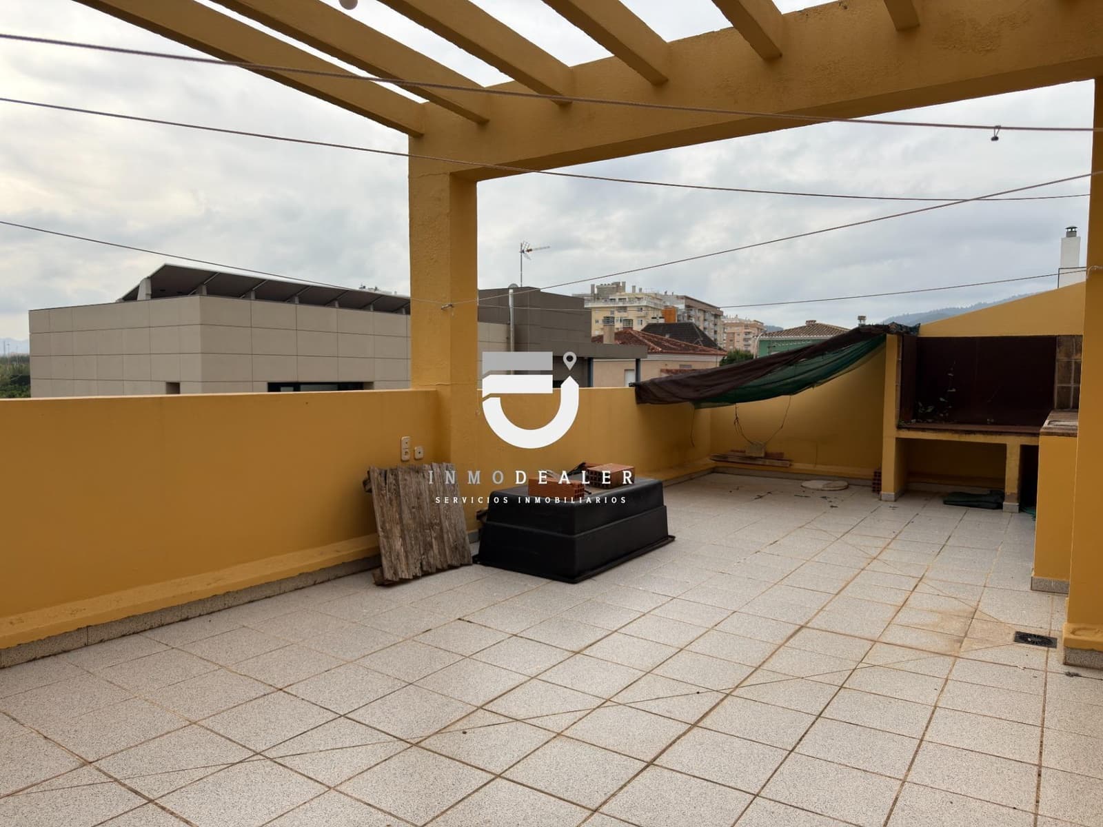 5 makuuhuone Huvila myytävänä paikassa Oliva mukana uima-altaan 
autotalli - 750 000 € (Ref: 9419936)