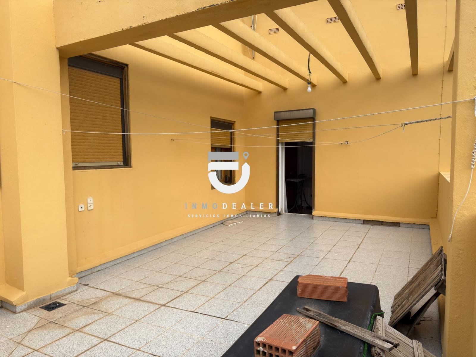 5 makuuhuone Huvila myytävänä paikassa Oliva mukana uima-altaan 
autotalli - 750 000 € (Ref: 9419936)