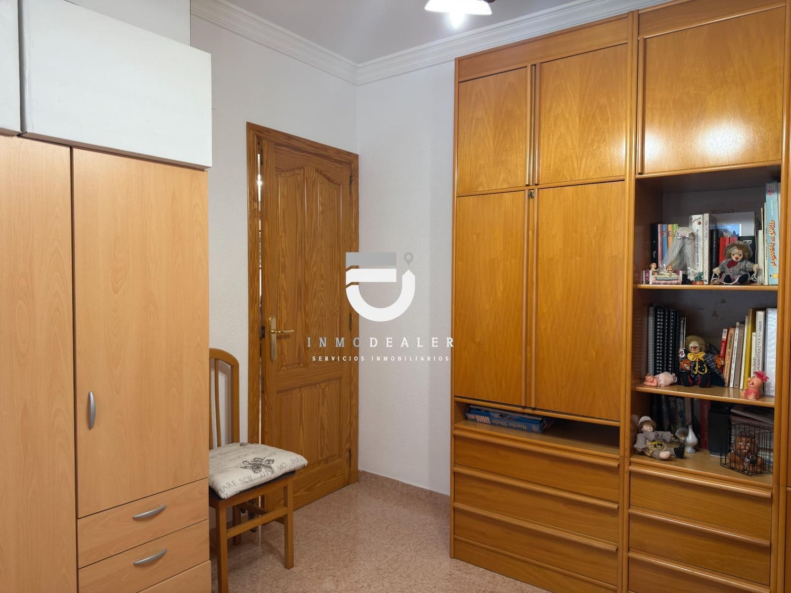 5 makuuhuone Huvila myytävänä paikassa Oliva mukana uima-altaan 
autotalli - 750 000 € (Ref: 9419936)