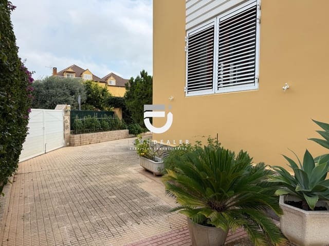 5 makuuhuone Huvila myytävänä paikassa Oliva Pueblo, Oliva mukana uima-altaan 
autotalli - 750 000 € (Ref: 9419936)