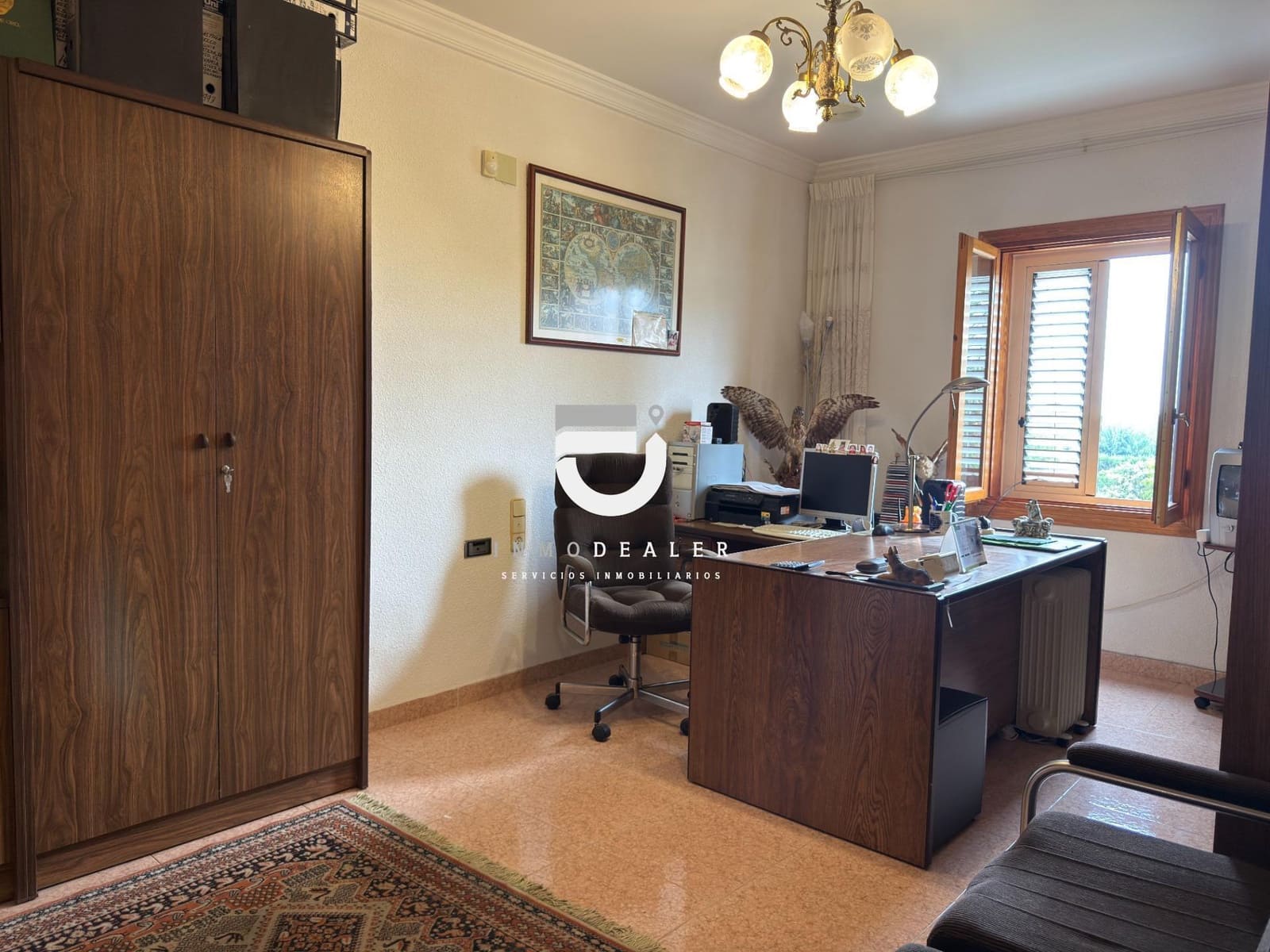 5 makuuhuone Huvila myytävänä paikassa Oliva mukana uima-altaan 
autotalli - 750 000 € (Ref: 9419936)