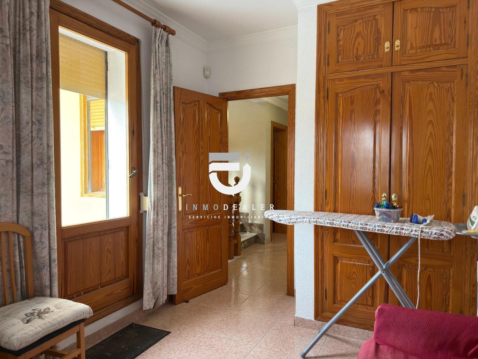 5 makuuhuone Huvila myytävänä paikassa Oliva mukana uima-altaan 
autotalli - 750 000 € (Ref: 9419936)