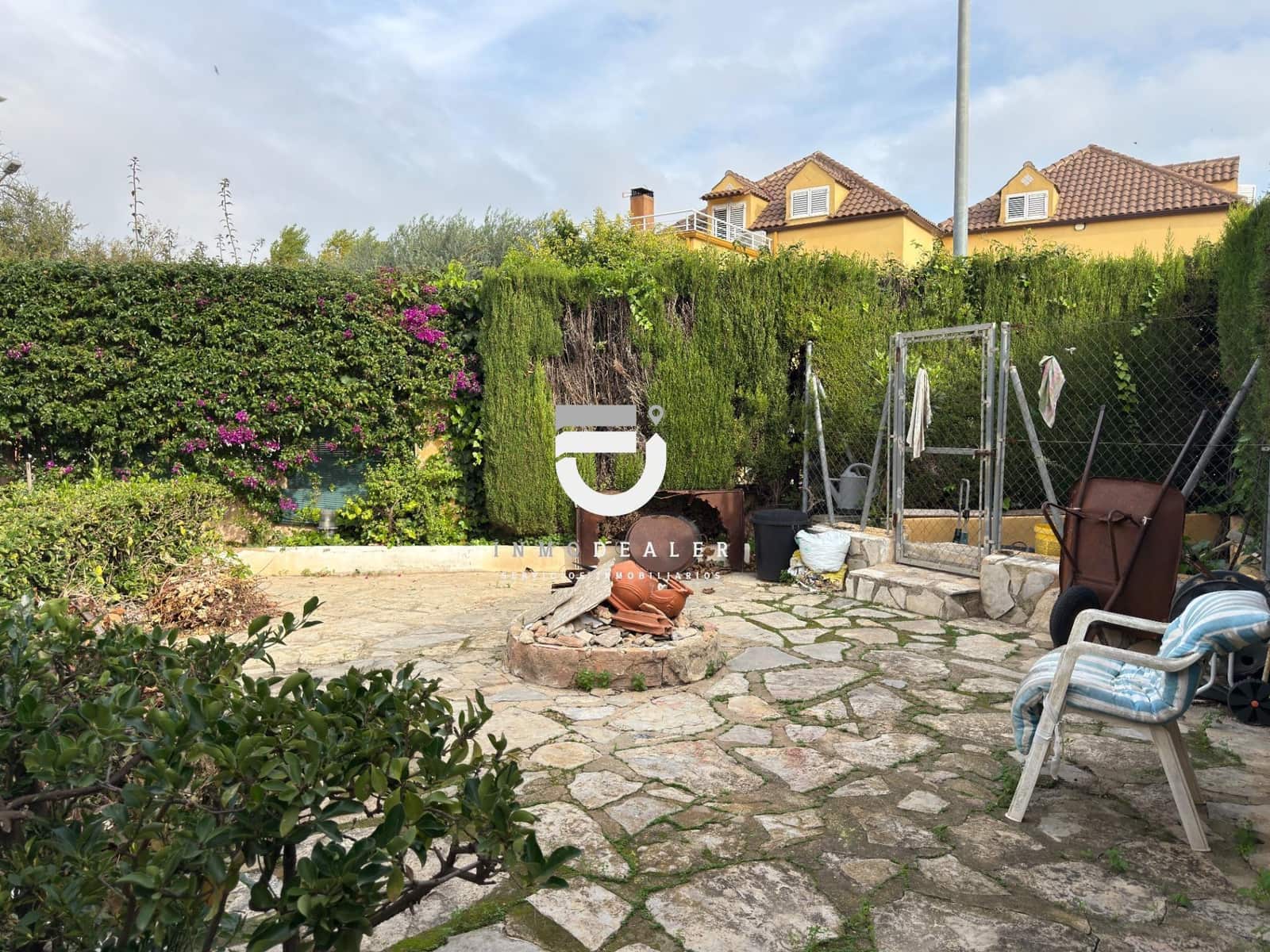 5 makuuhuone Huvila myytävänä paikassa Oliva mukana uima-altaan 
autotalli - 750 000 € (Ref: 9419936)