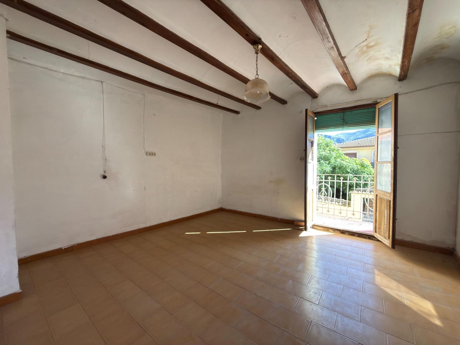 3 chambre Maison de Ville à vendre à Montichelvo avec garage - 40 000 € (Ref: 9419991)