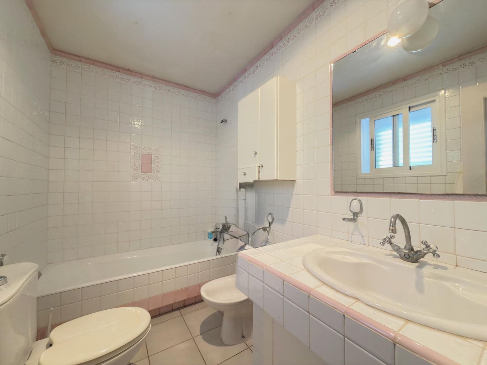 7 soveværelse Villa til salg i Gandia med garage - € 676.000 (Ref: 9437590)